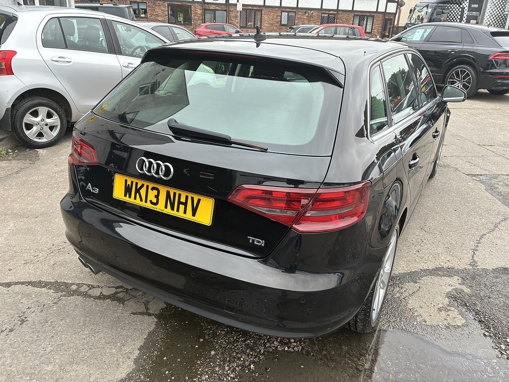 Audi A3 Tdi Sport Black #4
