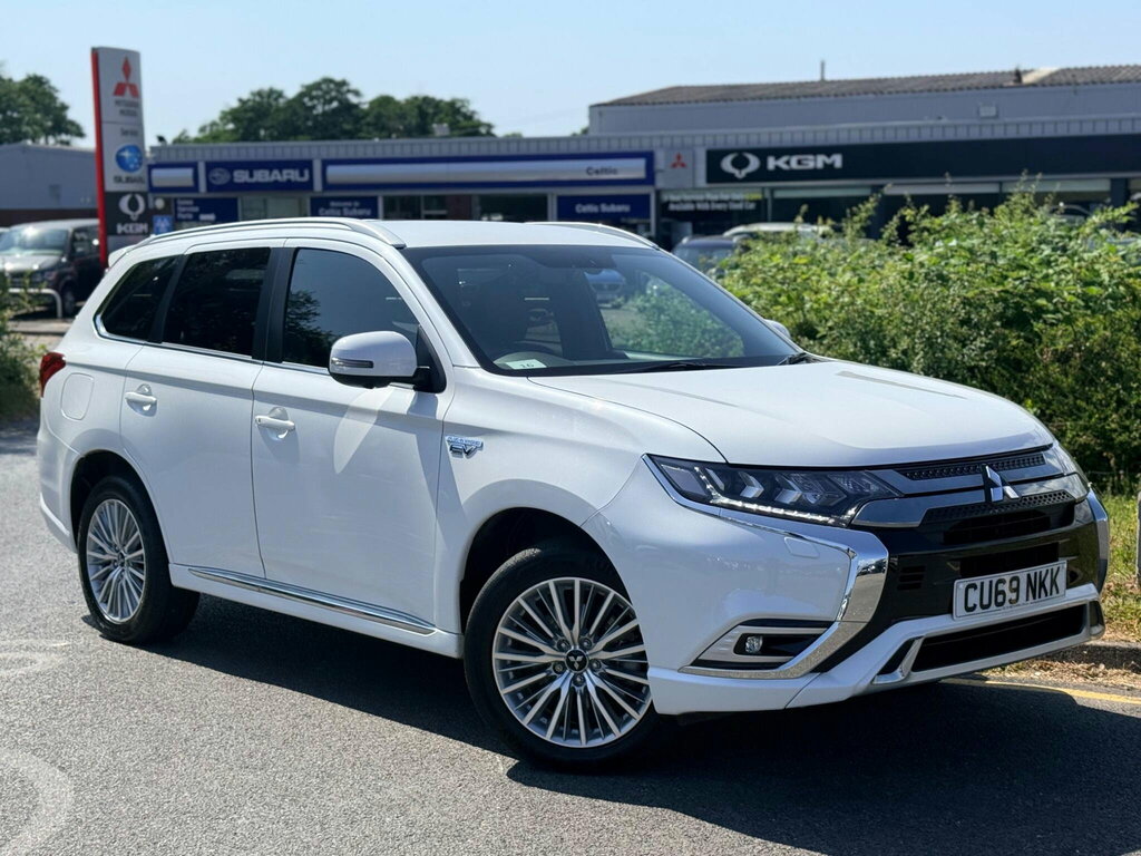 Mitsubishi Outlander 2.4H Twinmotor 13.8Kwh 4H Cvt 4Wd Euro 6 Ss CU69NKK White