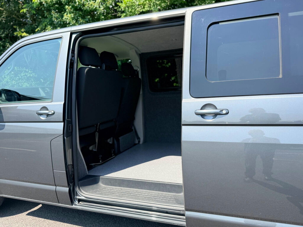 Volkswagen Transporter 2.0 Tdi T28 Bluemotion Tech Highline Fwd Swb Euro Grey #4