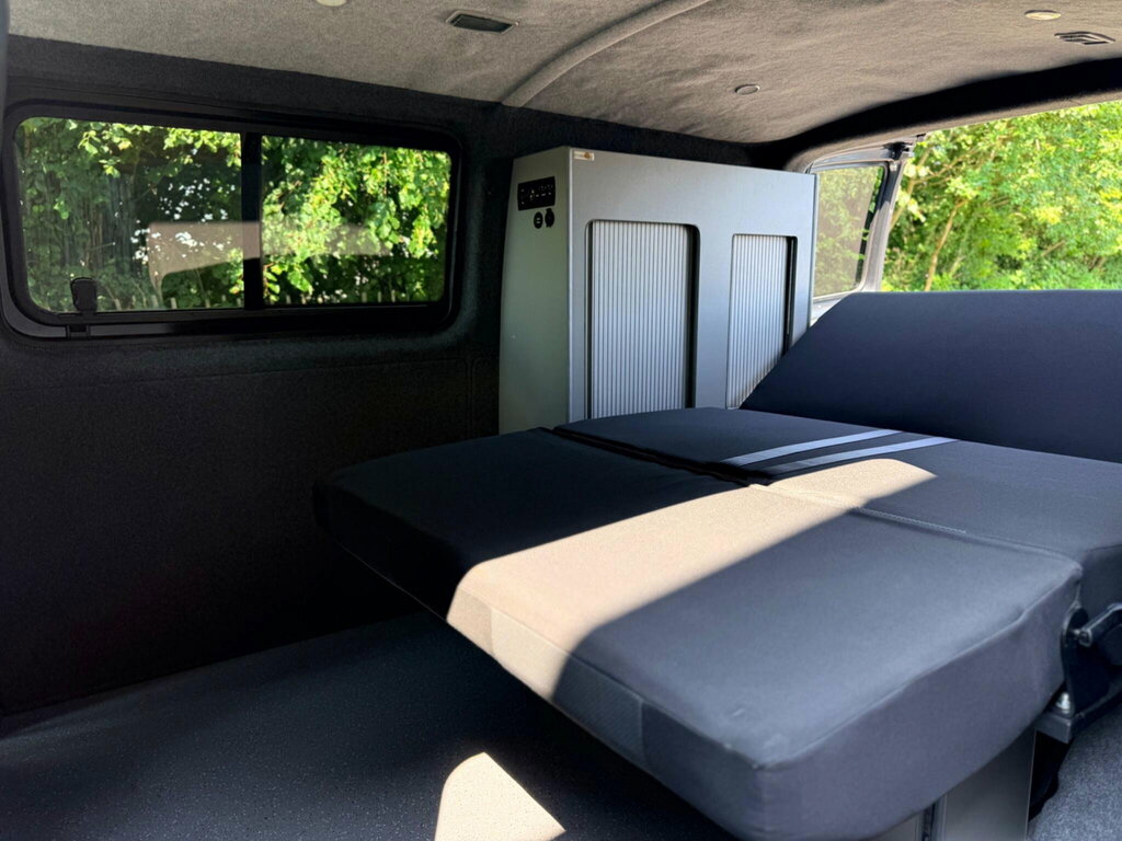 Volkswagen Campervan T28 Highline AK16YZO Grey #5