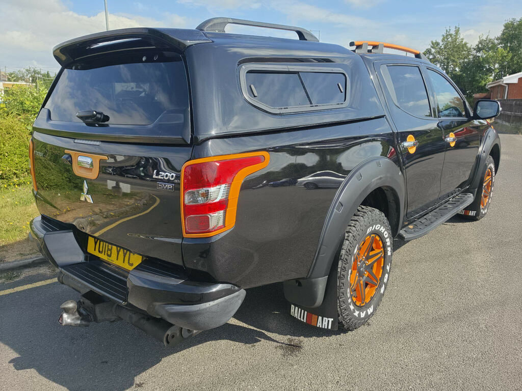 Mitsubishi L200 2.4 Di-d Dc Barbarian Svp II 4Wd Euro 6 Black #2
