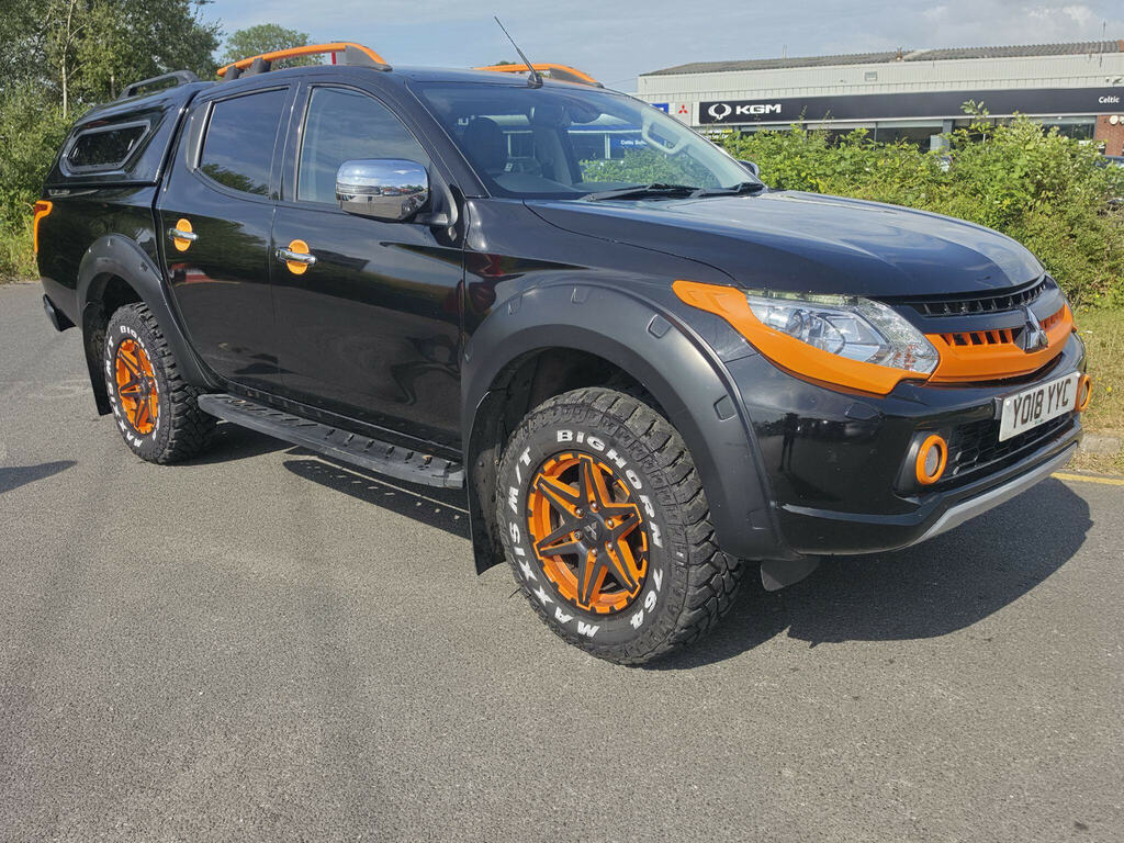 Mitsubishi L200 2.4 Di-d Dc Barbarian Svp II 4Wd Euro 6 Black