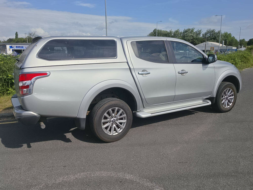 Mitsubishi L200 2.4 Di-d Dc Barbarian 4Wd Euro 6 Silver #2