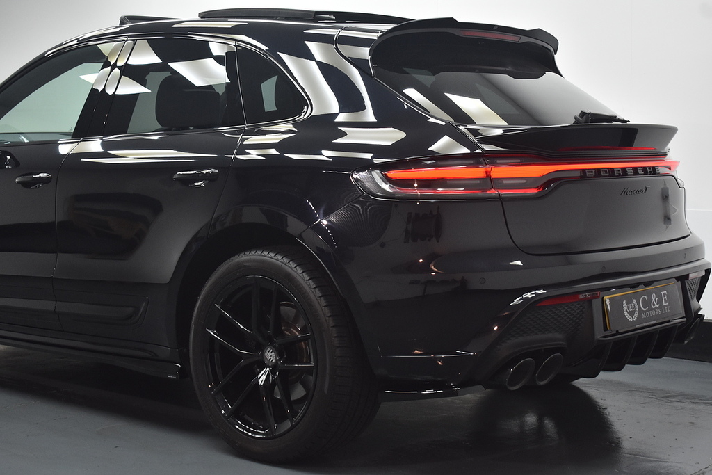 Porsche Macan Suv LY23KZO Black #5