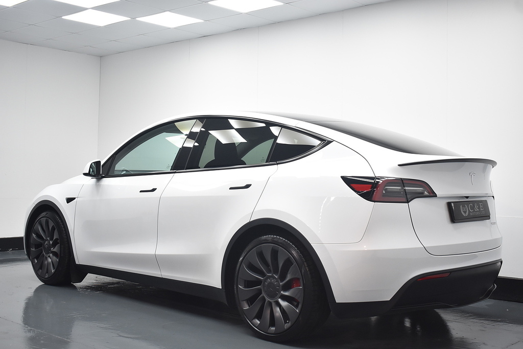 Tesla Model Y Suv AJ72ODS White #4