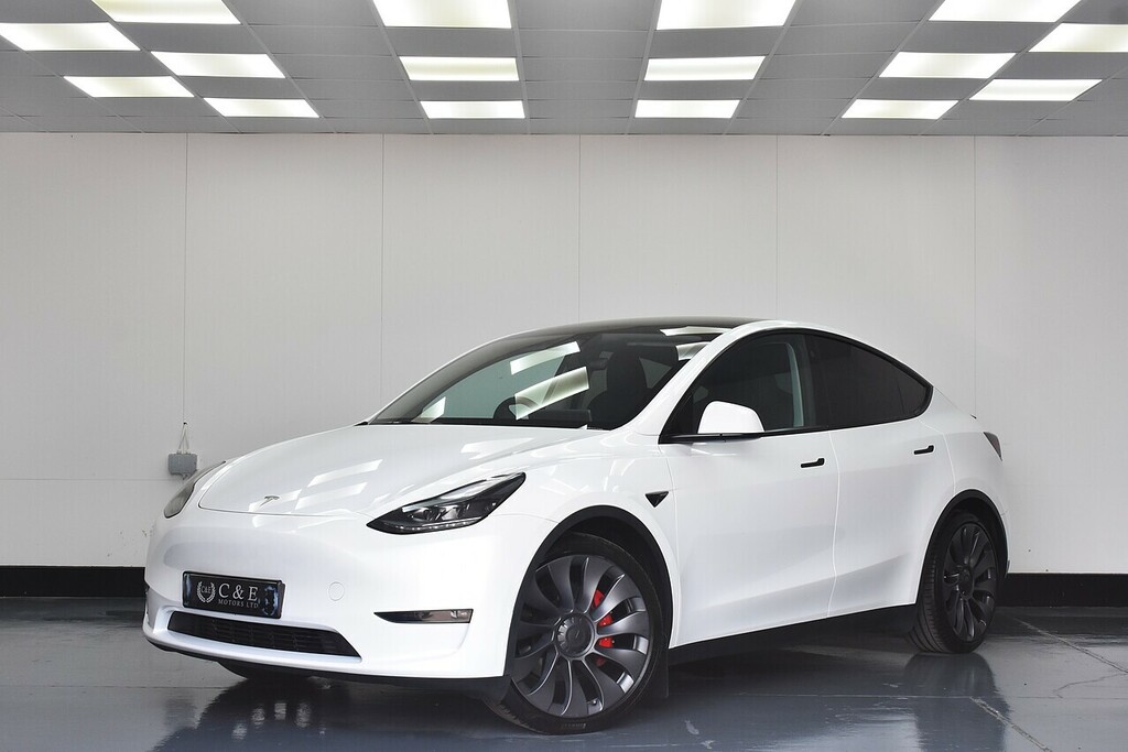 Tesla Model Y Suv AJ72ODS White
