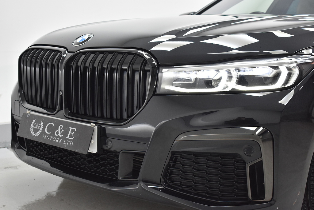 BMW 7 Series Saloon Blue #6