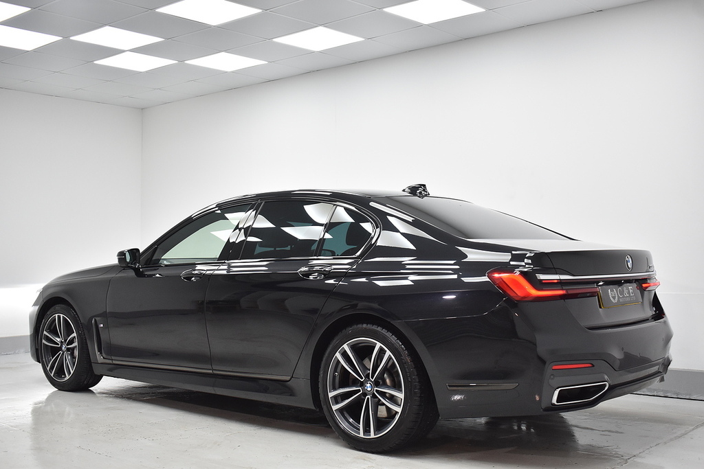BMW 7 Series Saloon Blue #4