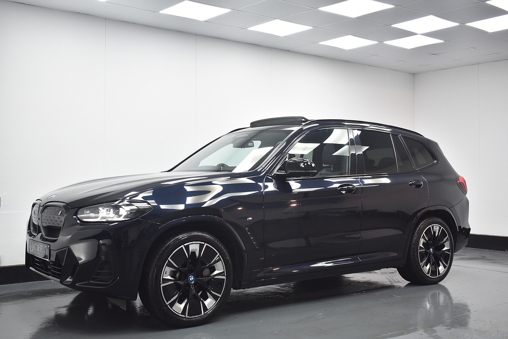 BMW iX3 Suv OU22ERO Black #5