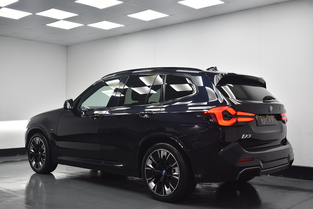 BMW iX3 Suv OU22ERO Black #4