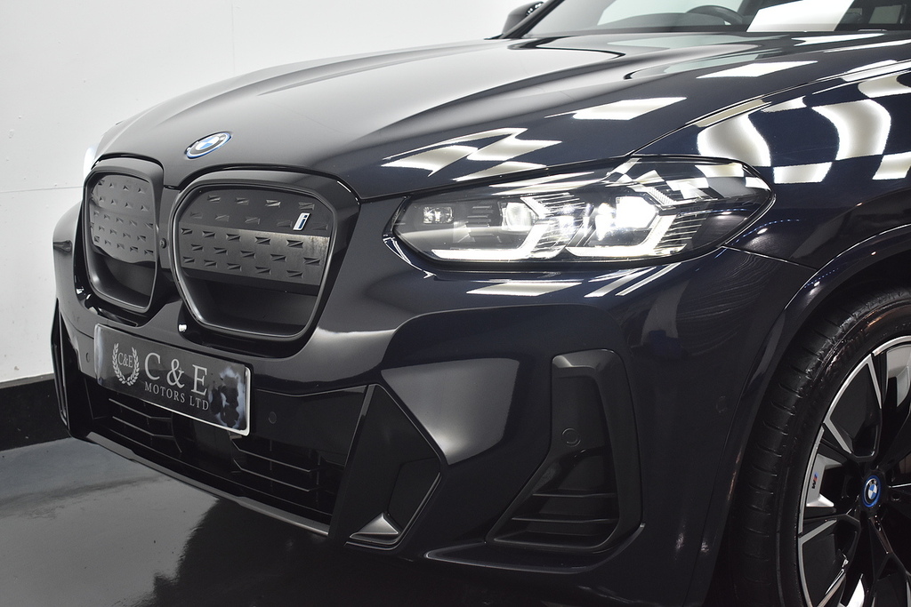 BMW iX3 Suv OU22ERO Black #6