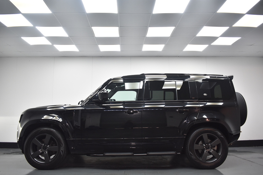 Land Rover Defender 110 Suv AV72JMU Black #2