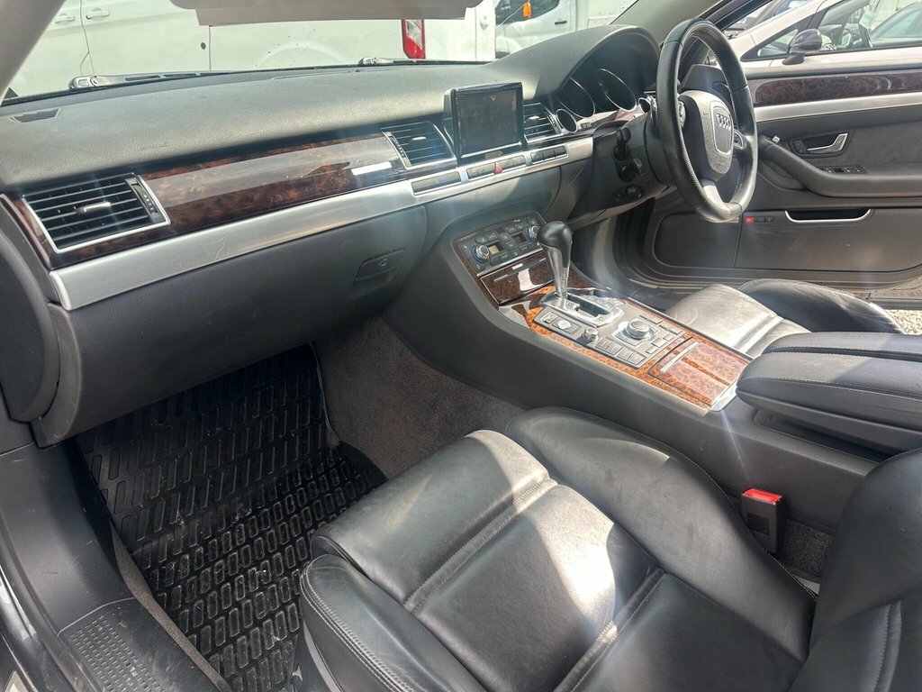 Audi A8 Saloon Green #15