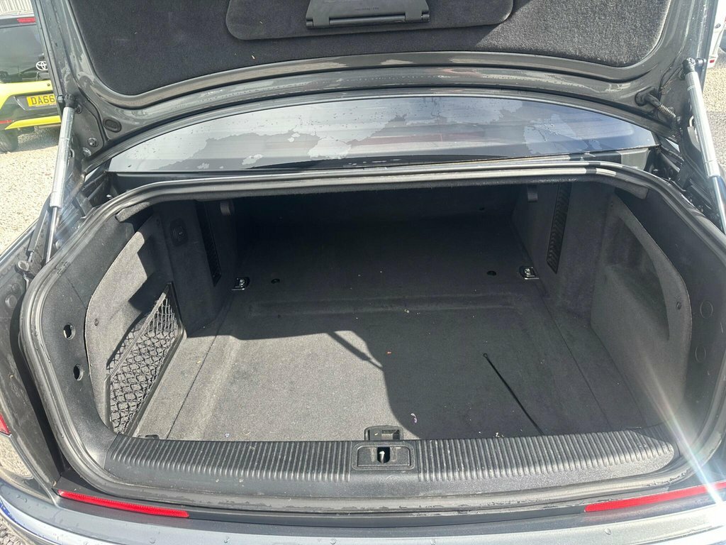 Audi A8 Saloon Green #18