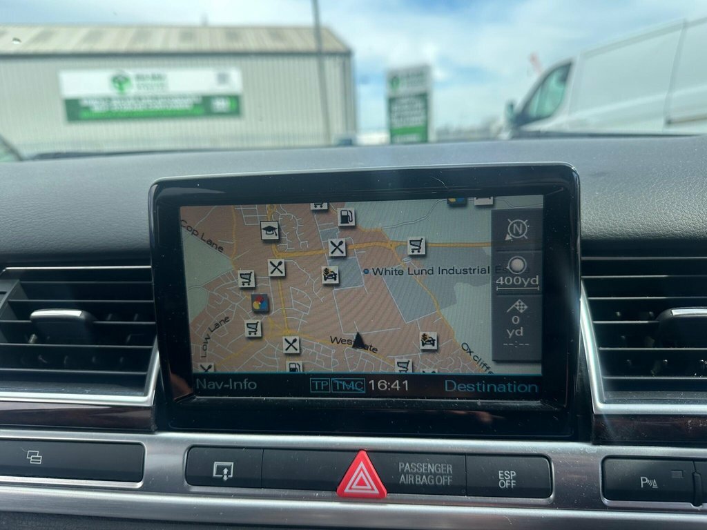 Audi A8 Saloon Green #24