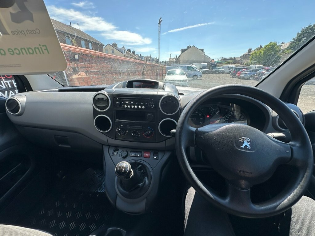 Peugeot Partner 1.6L S 6Dr MD17KBO White #2