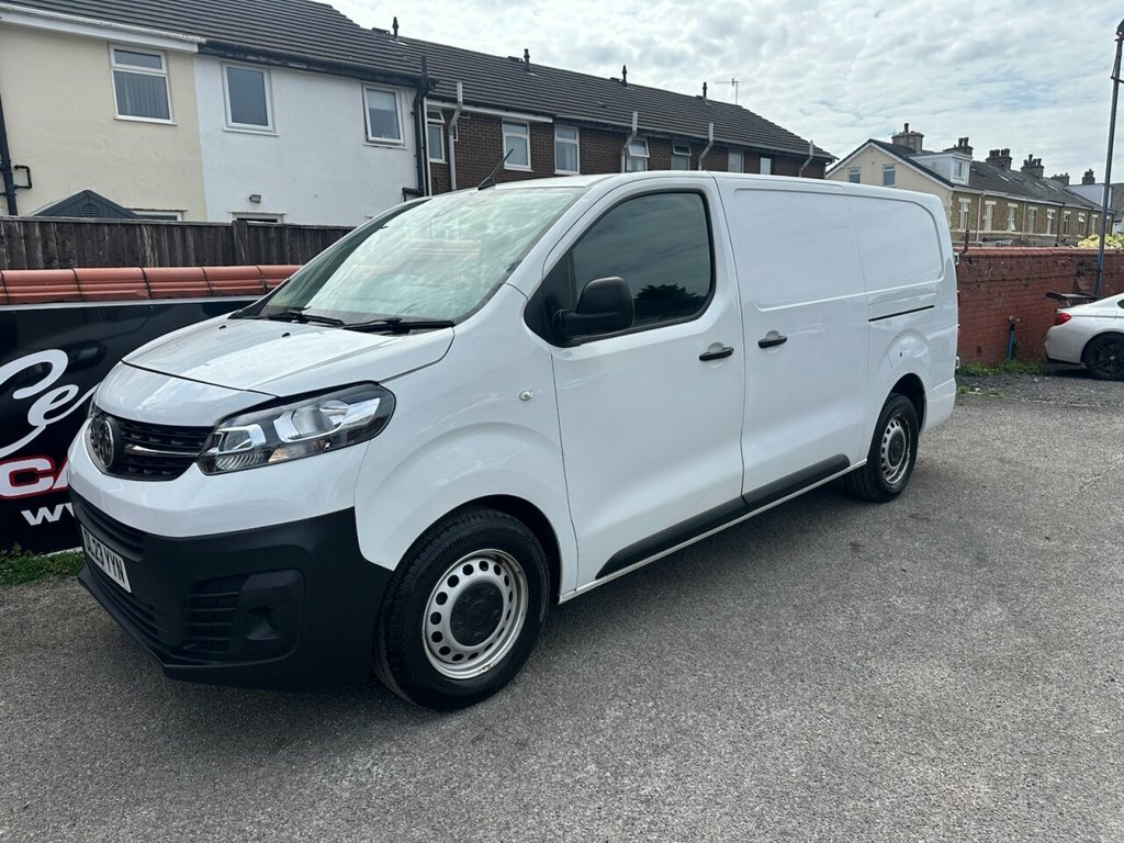 Vauxhall Vivaro 1.5L Prime 6Dr White