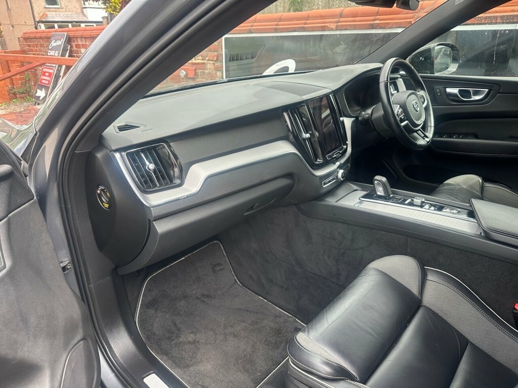 Volvo XC60 Inscription Pro White #17