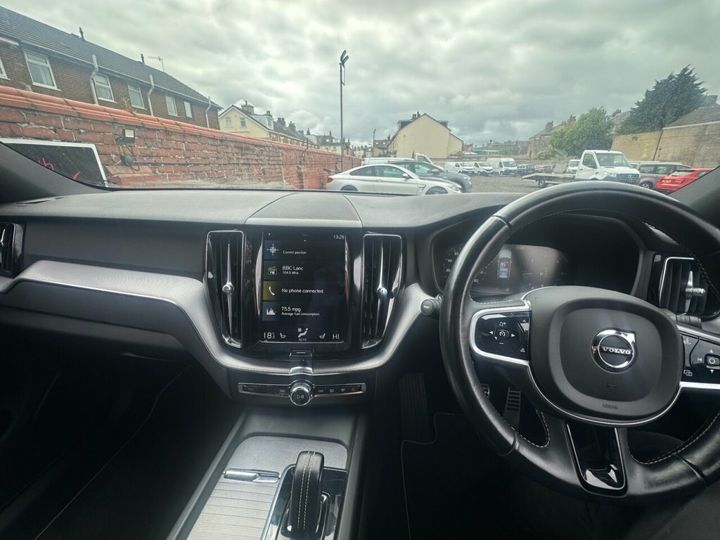 Volvo XC60 Inscription Pro White #8