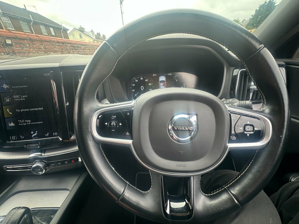 Volvo XC60 Inscription Pro White #14