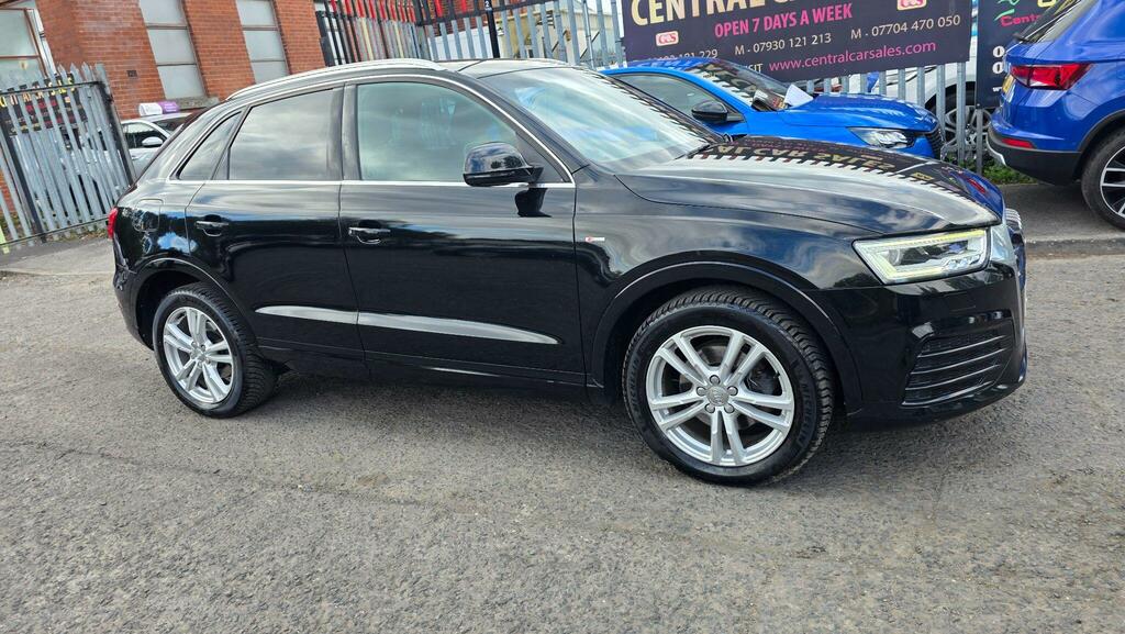 Audi Q3 S Line Black #4
