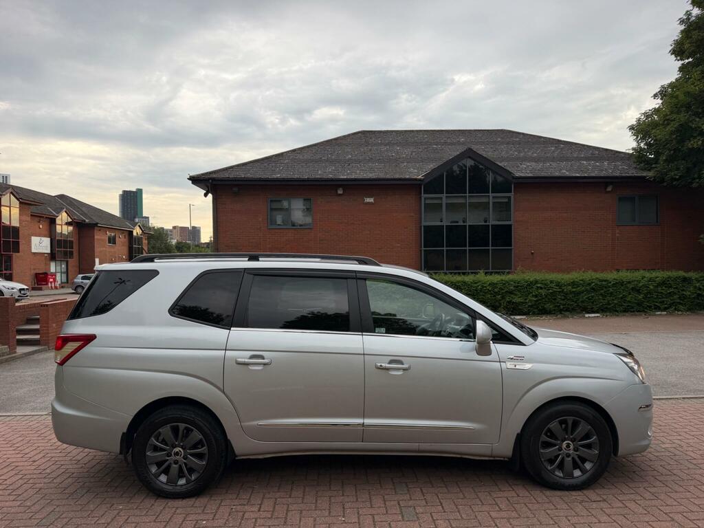 SsangYong Turismo Elx Silver #3