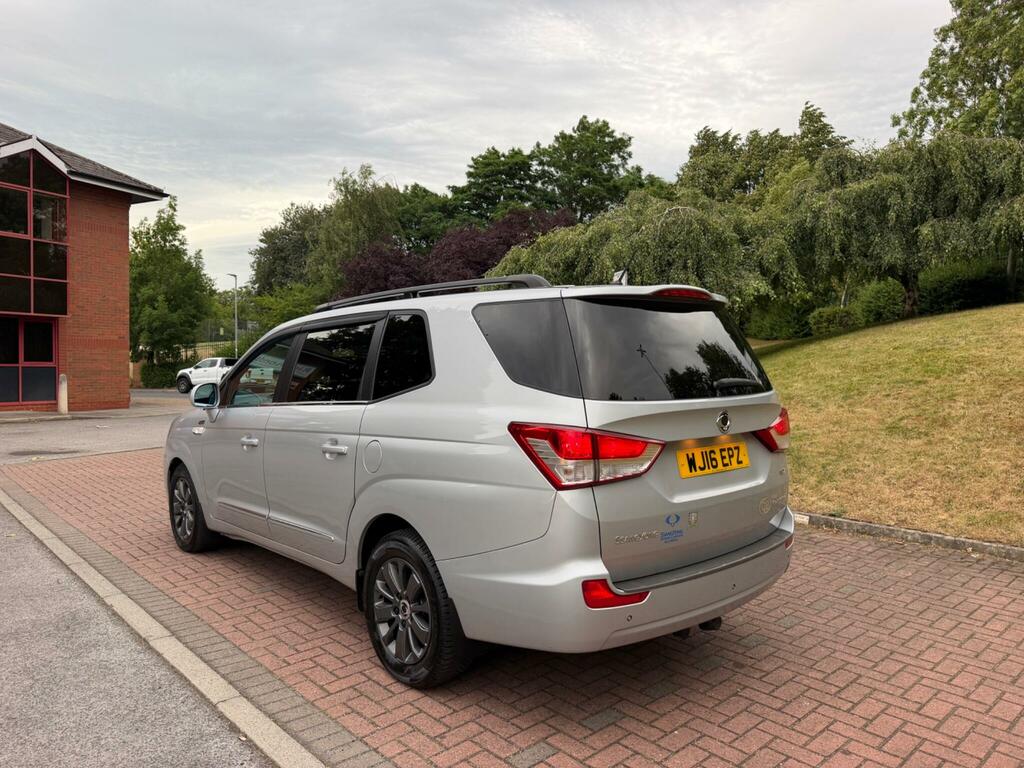 SsangYong Turismo Elx Silver #6