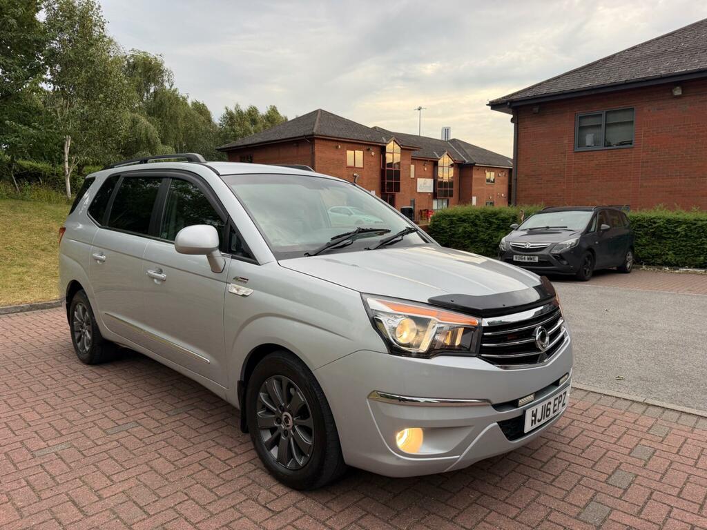 SsangYong Turismo Elx Silver #2