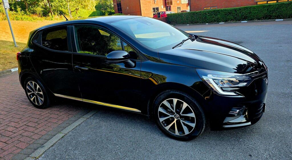 Renault Clio Iconic Black