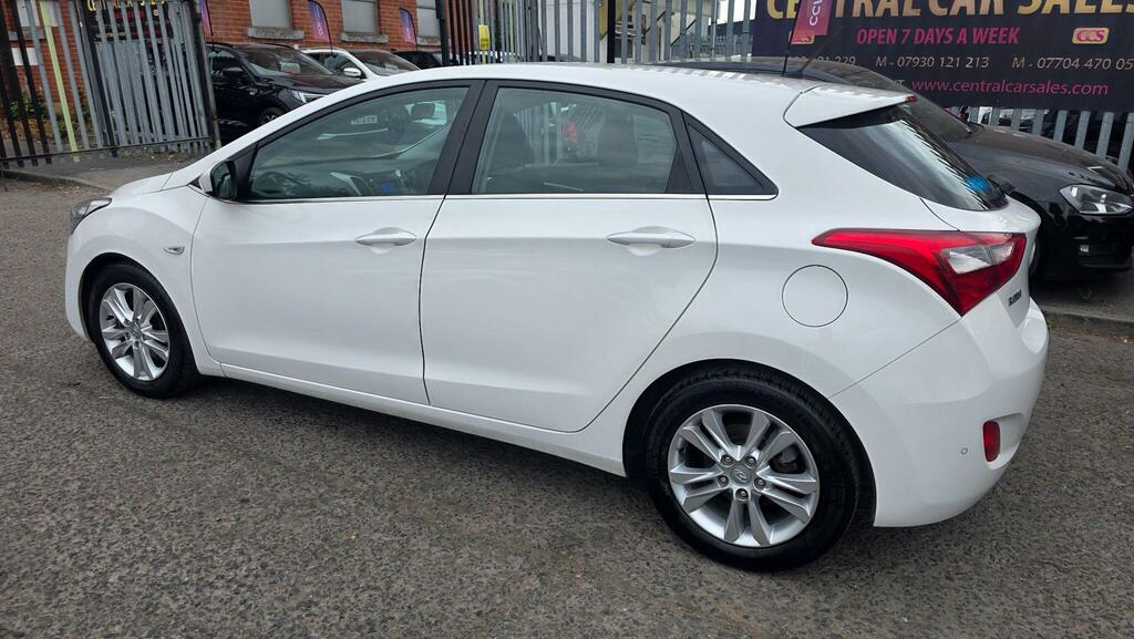 Hyundai I30 1.6 Crdi Active Euro 5 White #14