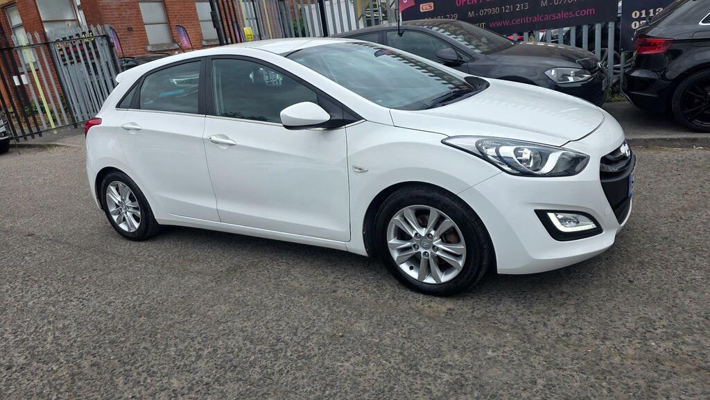 Hyundai I30 Edition White #4