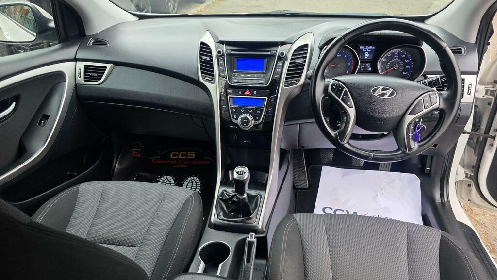 Hyundai I30 1.6 Crdi Active Euro 5 White #31