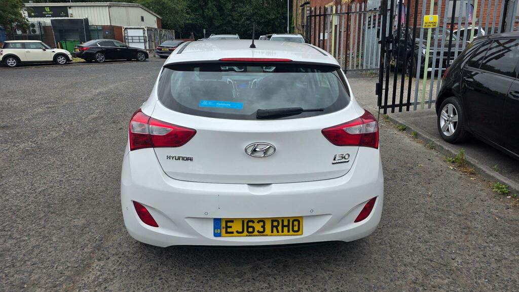 Hyundai I30 1.6 Crdi Active Euro 5 White #12