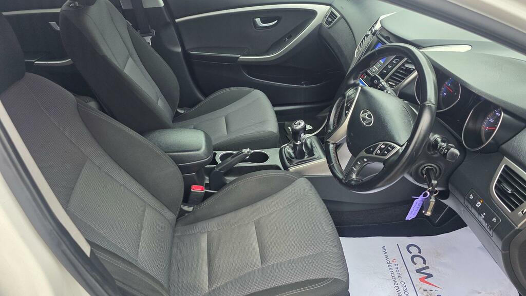 Hyundai I30 1.6 Crdi Active Euro 5 White #27
