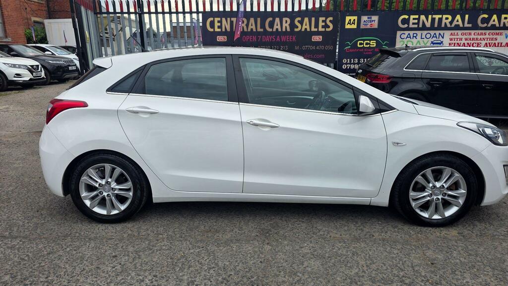 Hyundai I30 1.6 Crdi Active Euro 5 White #7