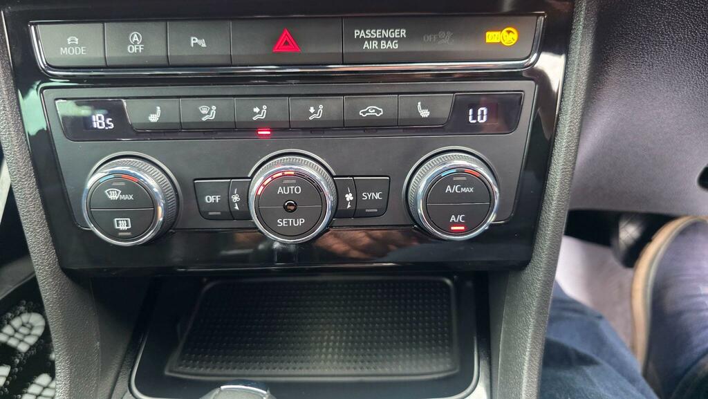 Seat Leon 2.0 Tdi 150 Xcellence Lux Ez Dsg White #40