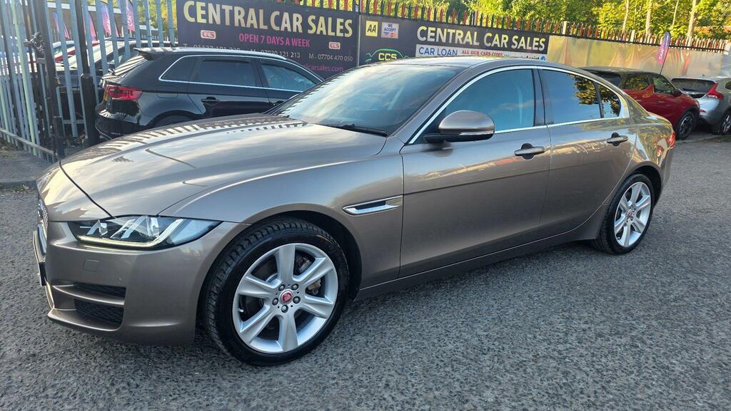 Jaguar XE R-sport Black #17