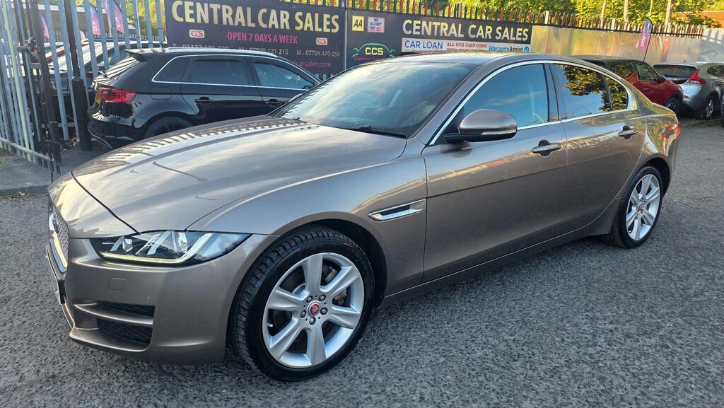 Jaguar XE R-sport Black #18