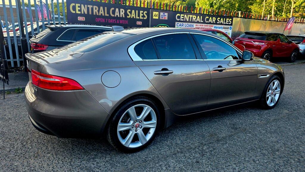 Jaguar XE R-sport Black #8