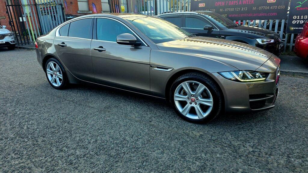 Jaguar XE Portfolio Brown