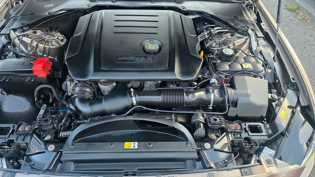 Jaguar XE R-sport Black #49