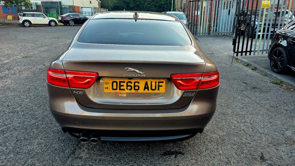 Jaguar XE R-sport Black #10
