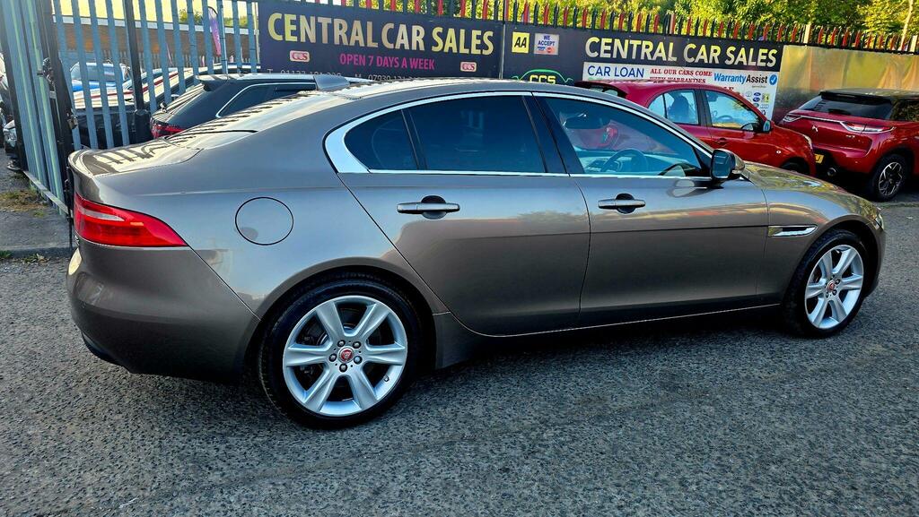 Jaguar XE R-sport Black #7