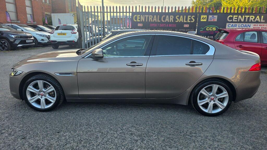 Jaguar XE R-sport Black #15