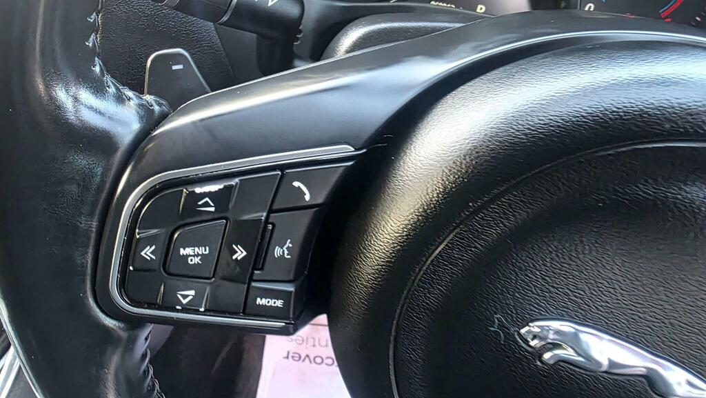 Jaguar XE R-sport Black #25