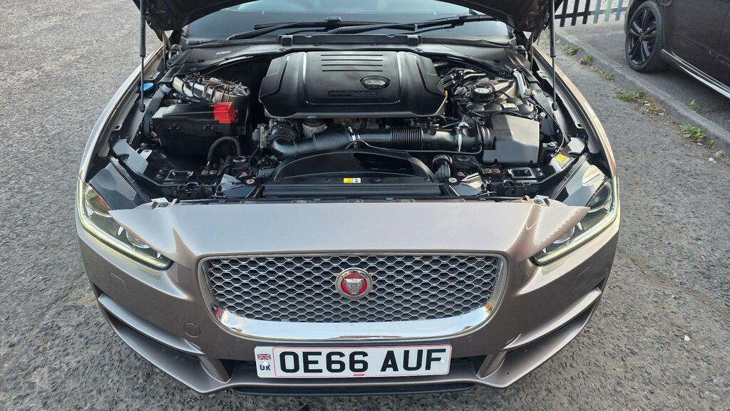 Jaguar XE R-sport Black #50