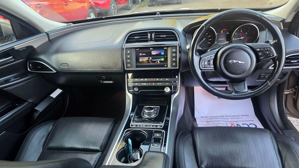 Jaguar XE R-sport Black #42