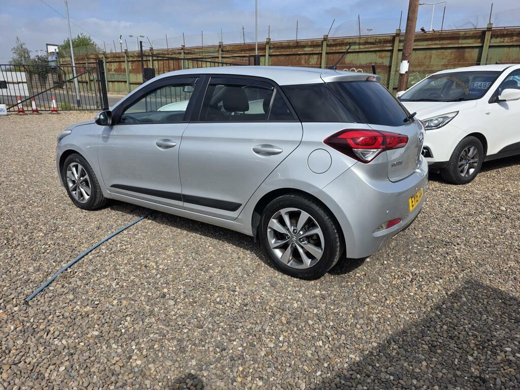 Hyundai I20 1.2 Premium Silver #3