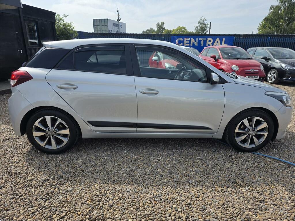 Hyundai I20 1.2 Premium Silver #6