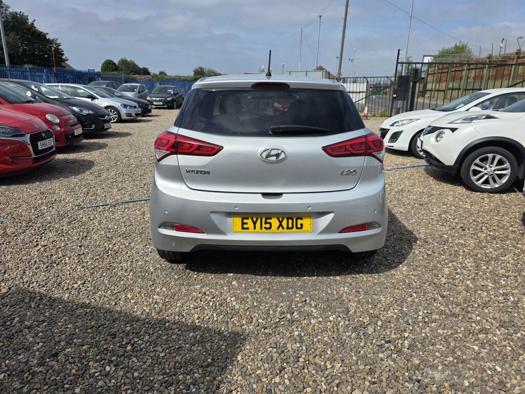Hyundai I20 1.2 Premium Silver #4